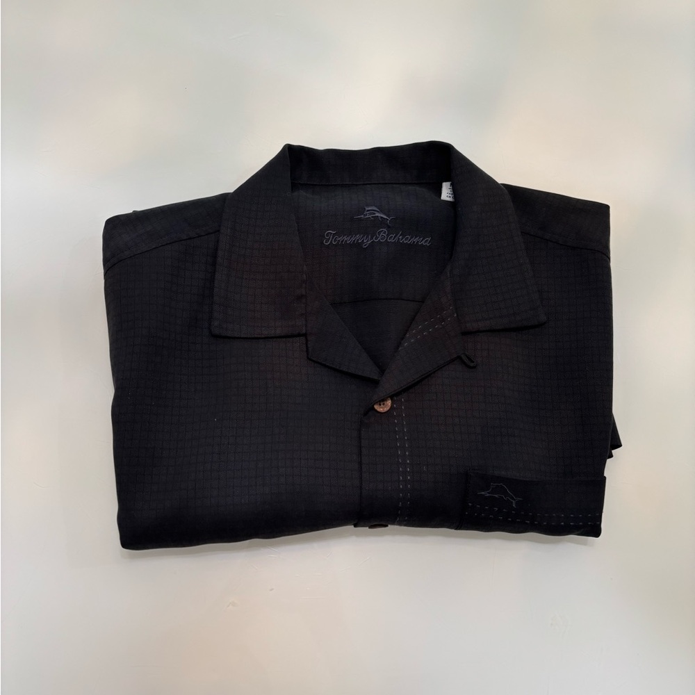 NEEDS TO GO ASAP!! HOT SALE 🔥 Tommy Bahama Men's Black Casual Shirt
